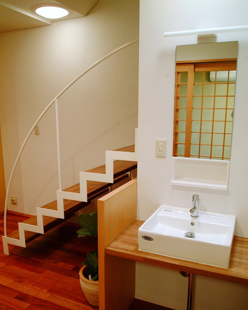 階段と洗面台のデザイン